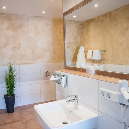 酒店 Rheinhotel Ruedesheim - Wellness 3*
